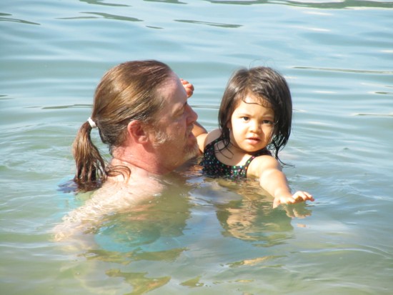 Yaya swims with Papa